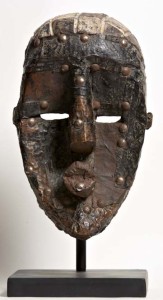 Lulua Mask image courtesy the artist and Gallery Jatad